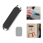 Soporte magnético alargado cromado y negro, con placa adhesiva gris, mostrando uso en tablero de carro y como colgador de llaves.