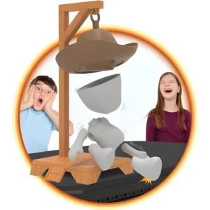 Juego de mesa Ahorcado con muñeco 3D que se desarma, niños reaccionan con sorpresa y risa.