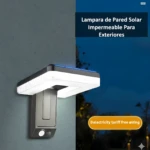 Lámpara solar LED exterior gris, impermeable, con sensor de movimiento y luz blanca brillante.