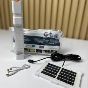 Lámpara solar LED blanca portátil con panel solar, cables USB y función power bank.