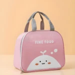 Lonchera térmica rosa con dibujo de ballena, asas grises y texto "FINE FOOD".
