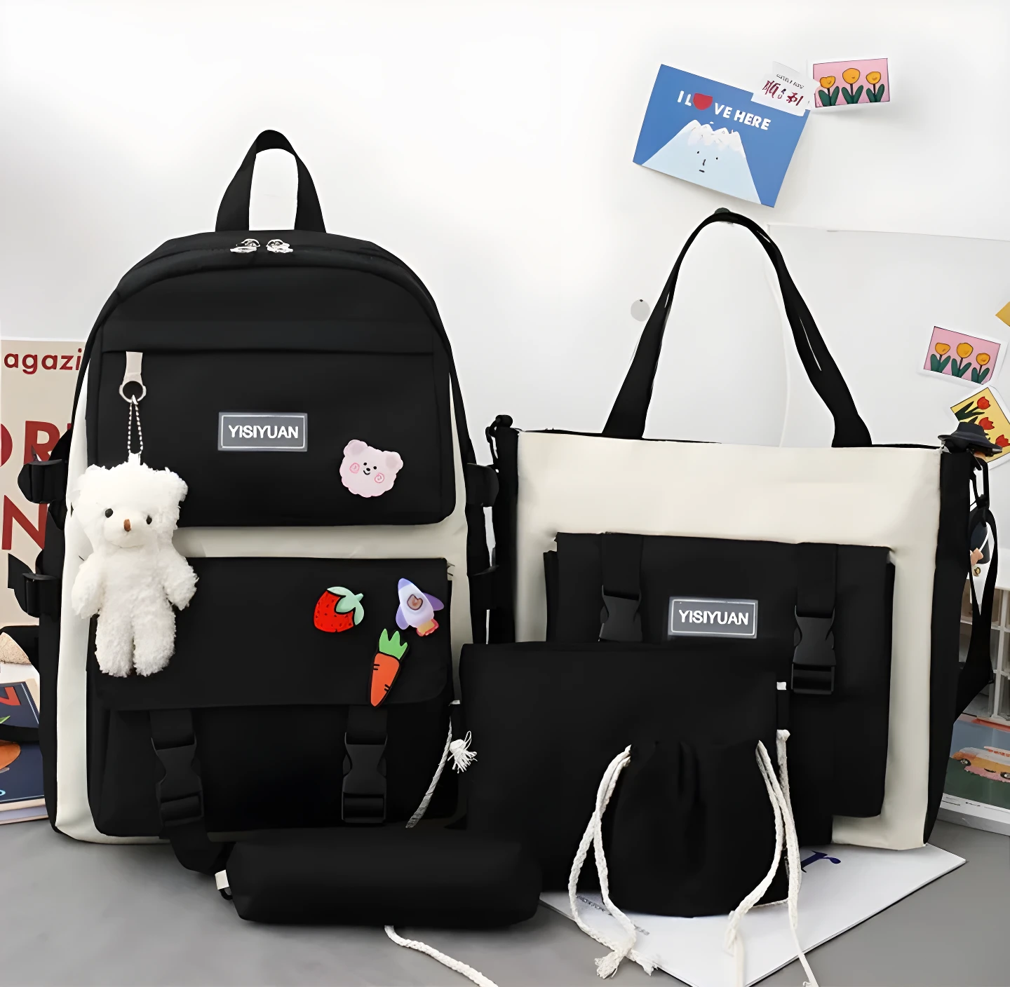 Maleta bolso 5 en 1 para dama, negro y blanco, con osito de peluche, fresa y cohete.