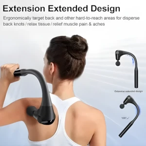 Mujer usa masajeador tipo pistola negro con mango curvo de extensión para alcanzar su hombro. Diseño extendido con ángulo de 120°.