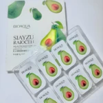 Caja y blíster con 8 cápsulas individuales de mascarilla facial BIOAQUA de aguacate, producto para hidratación y calma.