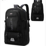 Morral Mochilero negro para hombre, diseño deportivo con compartimentos y logo.