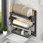 Escurridor colgante de loza metálico, tres niveles, con accesorios para cubiertos y utensilios, ideal para cocina.