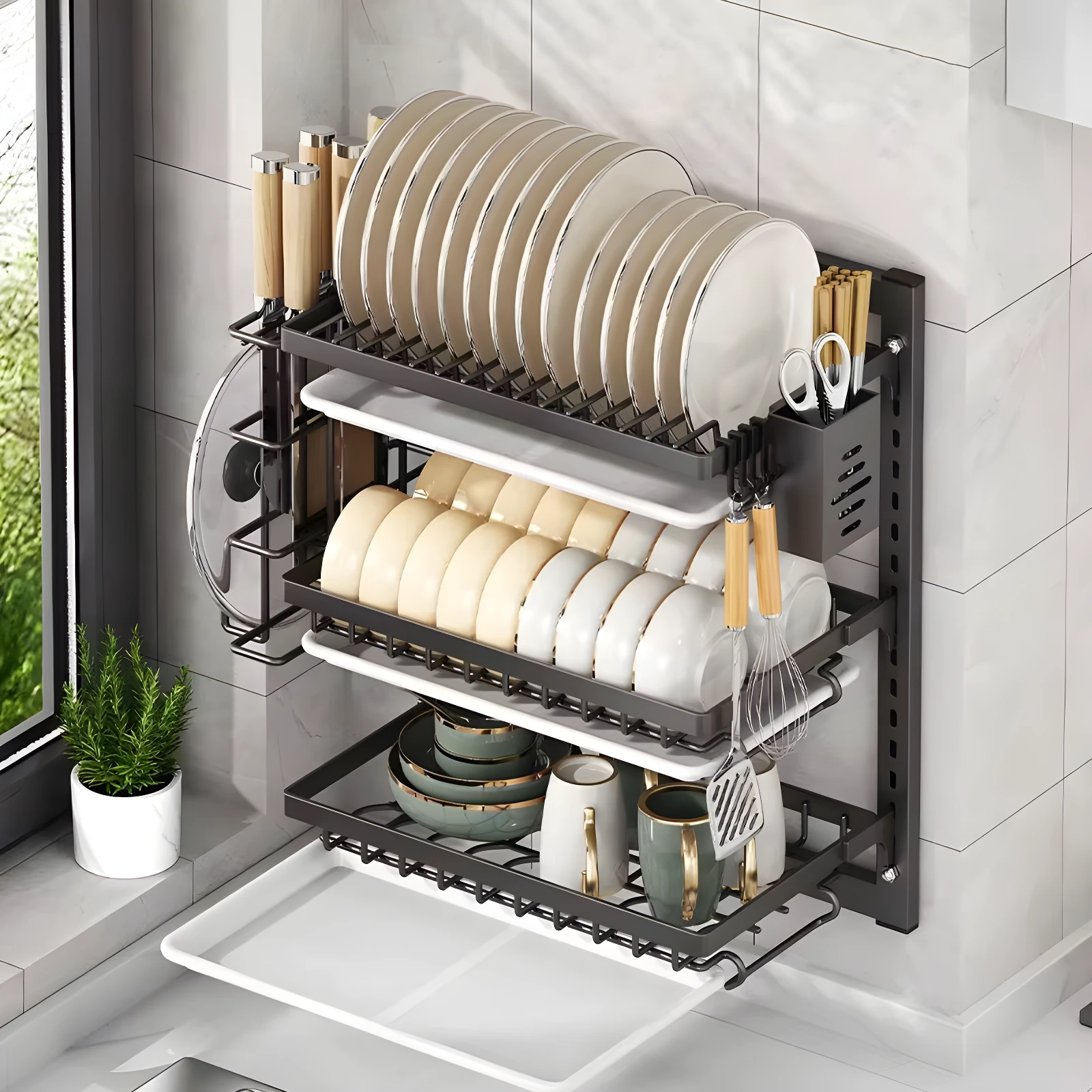 Escurridor colgante de loza metálico, tres niveles, con accesorios para cubiertos y utensilios, ideal para cocina.