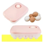 Contenedor rosa para 20 huevos con tapa transparente y base blanca, ideal para refrigerador.
