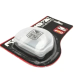 Protector bucal de boxeo Bad Boy Pro Series en estuche transparente sobre empaque negro y rojo.