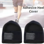 Par de cubiertas adhesivas negras para talón, textura suave, con cierre de velcro, sobre fondo de corredor en actividad.
