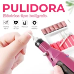 Pulidora eléctrica tipo bolígrafo púrpura en uso con kit de puntas intercambiables, ideal para manicure y pedicure en casa.