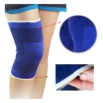 Rodillera de compresión azul oscuro en pierna, detalle tejido elástico y borde suave.