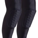 Par de mallas negras deportivas largas con almohadillas de protección texturizadas en la zona de la rodilla/codo.