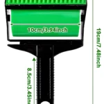 Rodillo quitamotas verde de silicona lavable y reutilizable para eliminar pelo de mascotas en ropa y muebles.