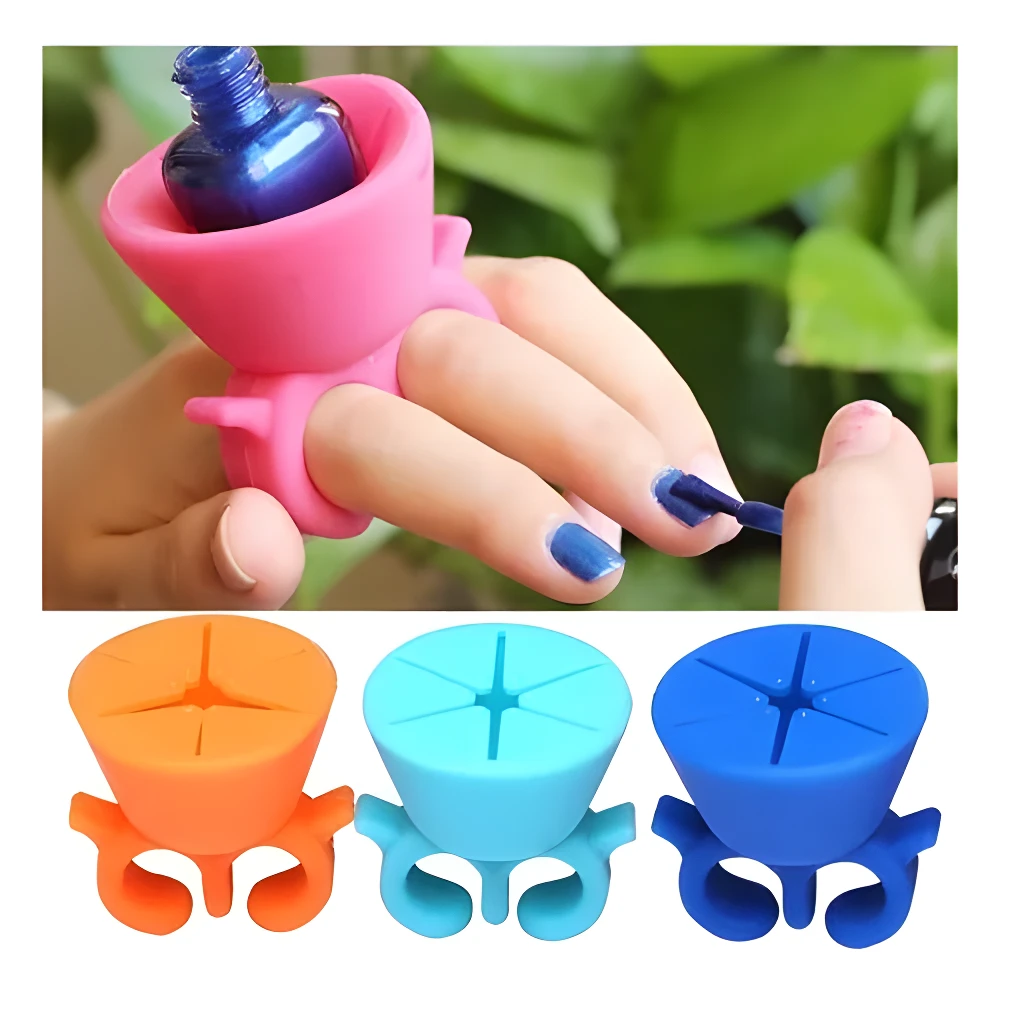 Soporte ergonómico para esmalte en anillo, rosa con botella azul, y tres soportes individuales naranjas, celeste y azul.