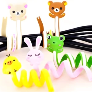 Set x2 sujetadores espiral para cables: osito blanco, osito café, rana verde y conejo rosa.