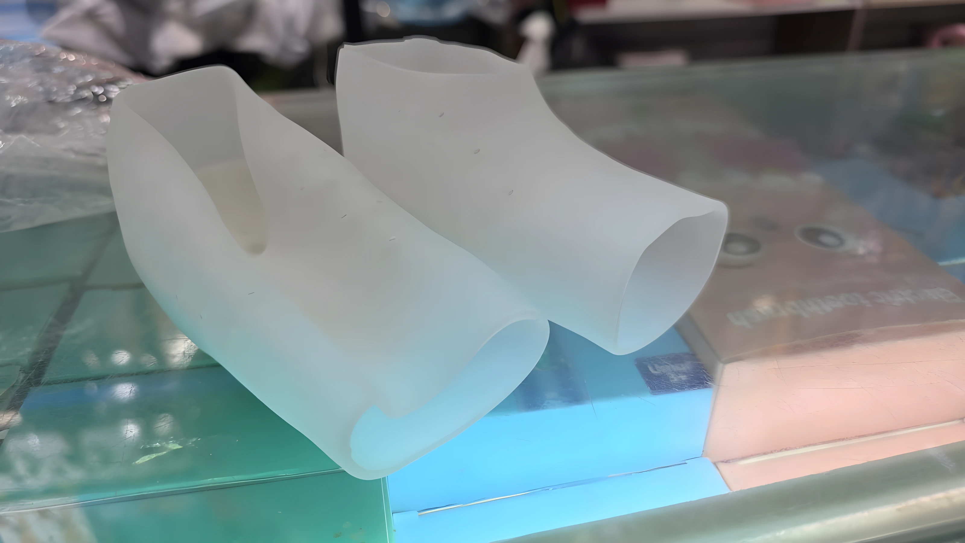 Set x2 taloneras de gel silicona translúcidas. Alivian dolor y amortiguan impacto al caminar.