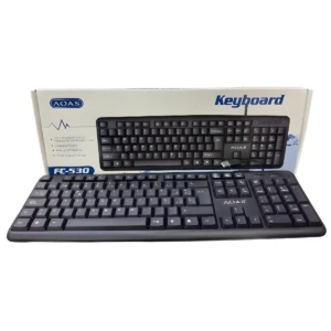 Teclado alámbrico negro AOAS FC-530 USB sobre su caja de empaque blanca que muestra el producto.
