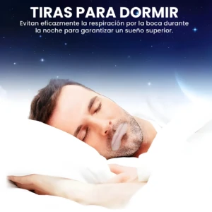 Hombre durmiendo con tiras para dormir antirronquidos en la boca.