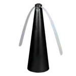 Ventilador repelente de insectos negro, portátil, con aspas plateadas y detalles de colores.