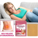 Mujer con dolor menstrual recostada, se muestran parches para aliviar el dolor, 8 piezas.