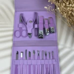 Estuche morado con herramientas de manicura y pedicura, set para uñas.