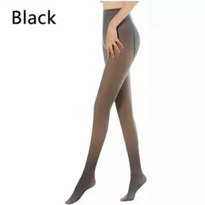 Media térmica translúcida negra, vista lateral cuerpo completo con piernas cubiertas.