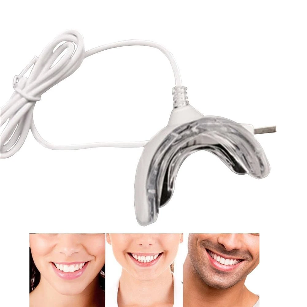 Dispositivo de blanqueamiento dental Luxsmile con férula de silicona transparente y cable de conexión, junto a tres personas mostrando dientes blancos.