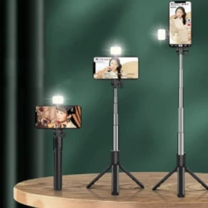 Trípode selfie extensible con doble luz LED brillante y control Bluetooth, para grabar videos profesionales.