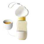 Termo dispensador de agua para mascotas con recipiente para alimento, color blanco y amarillo claro.