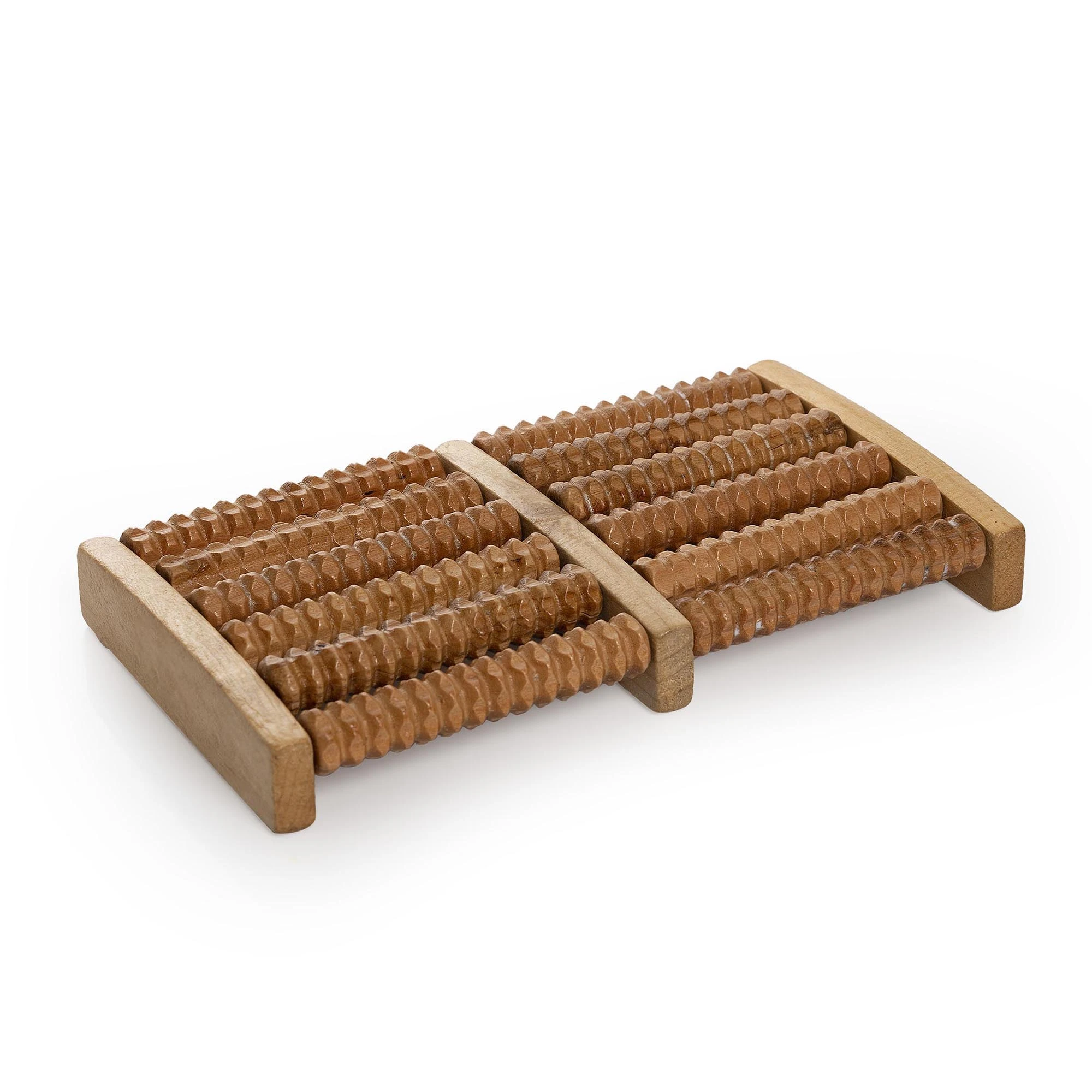 Rodillo masajeador de pies doble en madera con textura acanalada, para alivio y relajación.