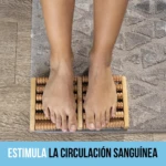 Rodillo de madera para masaje de pies, estimula la circulación.