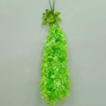 Ramo colgante artificial de glicinias verdes brillantes con hojas, ideal para decorar espacios.