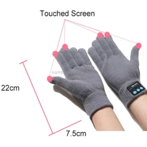 Guantes grises de tejido para pantalla táctil con módulo Bluetooth en la muñeca, medidas 22cm y 7.5cm.