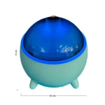 Humidificador Q803 azul con luz led, forma redonda, base celeste, mide 11cm alto x 10cm ancho.