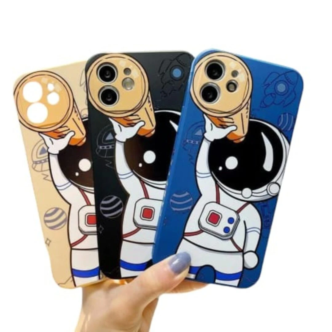 Tres fundas de celular de astronauta, color amarillo, negro y azul, para iPhone.