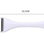 Rodillo facial Ice Roller metálico blanco, 15.1cm largo x 4.6cm ancho, doble punta para masaje frío.