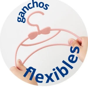 Ganchos flexibles para bebé en color rosa con diseño de moño, ideales para colgar y organizar ropa infantil.