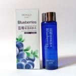 Set de dos tónicos faciales BIOAQUA de arándanos, líquido azul intenso en envase de vidrio.