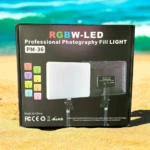 Panel de luz LED RGBW profesional de 36cm con base para trípode, perfecto para fotografía y video.