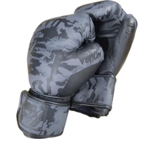 Guantes de boxeo Venum 12 oz camuflaje gris oscuro y negro, con logo.