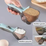 Set x2 cucharas medidoras grameras de repostería, una con semillas y otra con harina, ideal para cocina.