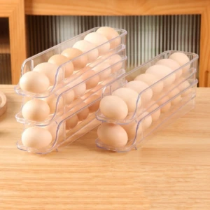 Dispensador de huevos de 2 niveles rodante en plástico transparente con huevos de color claro.