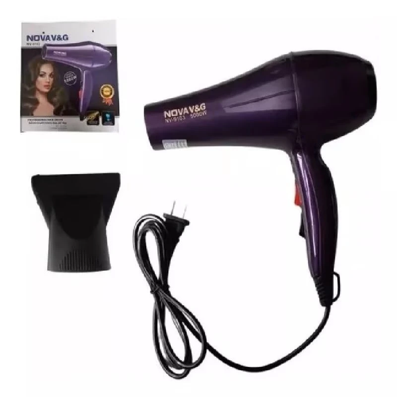 Secador de pelo morado Nova V&G 9103 5000W con boquilla y cable.