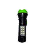 Linterna Xy-139 negra con tapa verde, panel frontal de 8 LEDs cuadrados, interruptor lateral verde y luz indicadora roja.