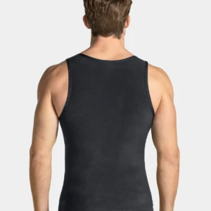 Camisilla de compresión negra para hombre, vista trasera, ajustada.