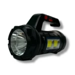 Linterna portátil negra con manija, dos luces LED frontales y luz de trabajo lateral, ideal para emergencias.