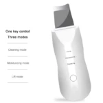 Limpiador ultrasónico facial blanco con tres modos: limpieza, hidratación y lifting.