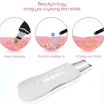 Limpiador ultrasónico facial blanco en uso, mostrando limpieza profunda, nutrición y firmeza.