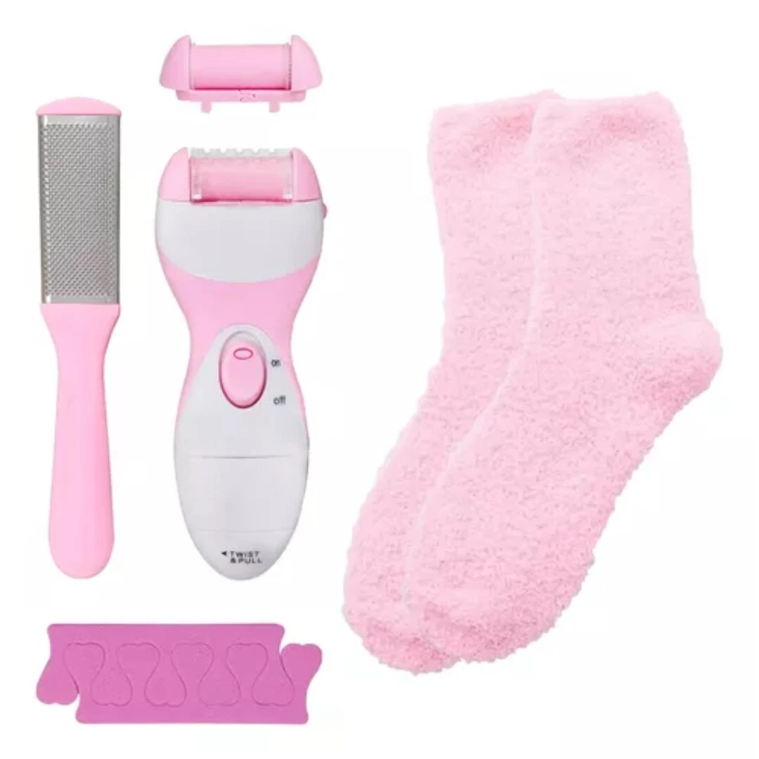 Kit de pedicura color rosa con pulidor eléctrico, rodillo de repuesto, lima manual metálica, separador de dedos de espuma y un par de medias afelpadas.
